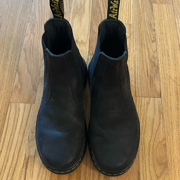 Dr Marten sz 7 Embury Chelsea boot black Wyoming leather in great pre owned cond - Picture 2 of 12